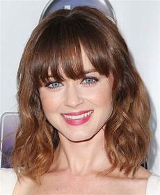 Shoulder Length Hairstyles Bangs by 20 Fabulous Hairstyles For Medium And Shoulder Length Hair Shoulder Length Hairstyles Bangs