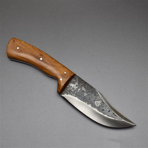 High Carbon Steel Skinner Knife Full Tang - The Blade Point - Touch of ...