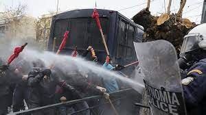 Grecia. Le lotte degli insegnanti, il processo a Rouvikonas, il ...