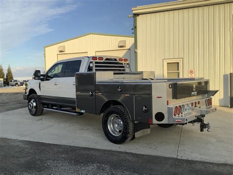 Martin Truck Bodies | Nicely equipped gooseneck service body utilizing the factory puck system ...
