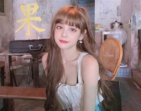 Female Streamer Earns More 10k Followers After Only One Live Stream