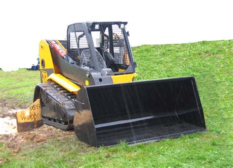 SKID STEER ATTACHMENTS: BUCKET HIGH CAPACITY SKID STEER fitting ...