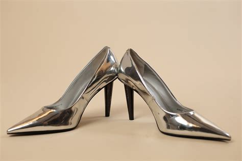 Silver Metallic Pointed-Toe Stiletto Heels – PreLoved Pitaras