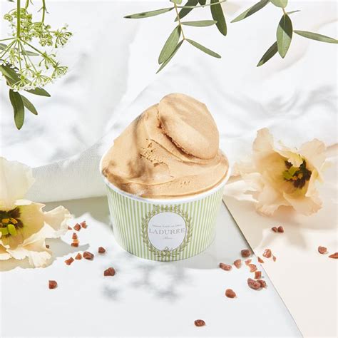 Ladurée, restaurant, tea room and macaron specialist