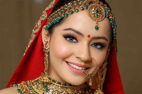 Janet Loyall, DLF Phase 3 - Makeup Artist - DLF Phase 1, 2, 3 - Cyber ...