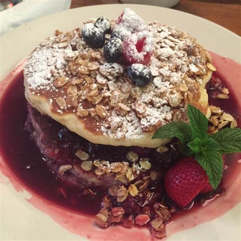 M. Henry Cafe Breakfast & Brunch Restaurant In Chicago – Melanie Cooks