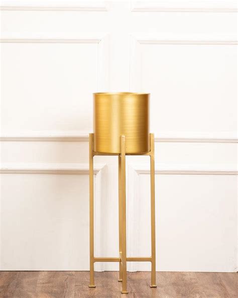 Set of 3 Metal Planters with Stands