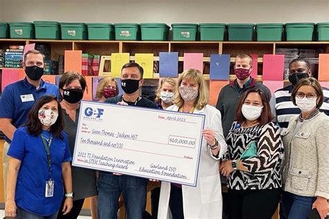 STEM Teacher Receives $10k Award | iteach | Online Teacher Certification