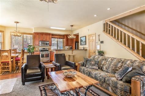 Modern log home premium decorated, great location - Houses for Rent in ...