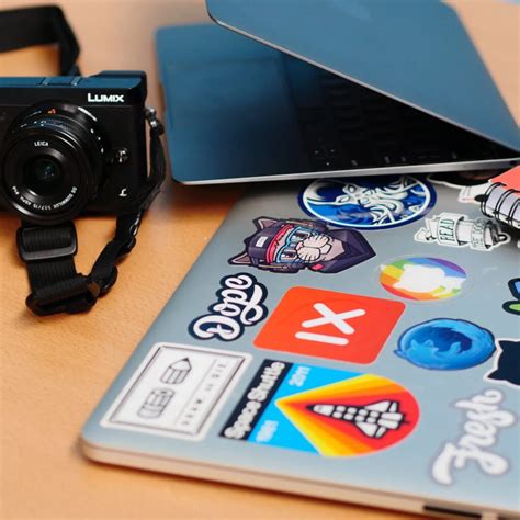 PCOM Laptop Sticker 的图像结果