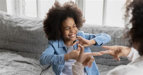 Sign Language Community 的图像结果