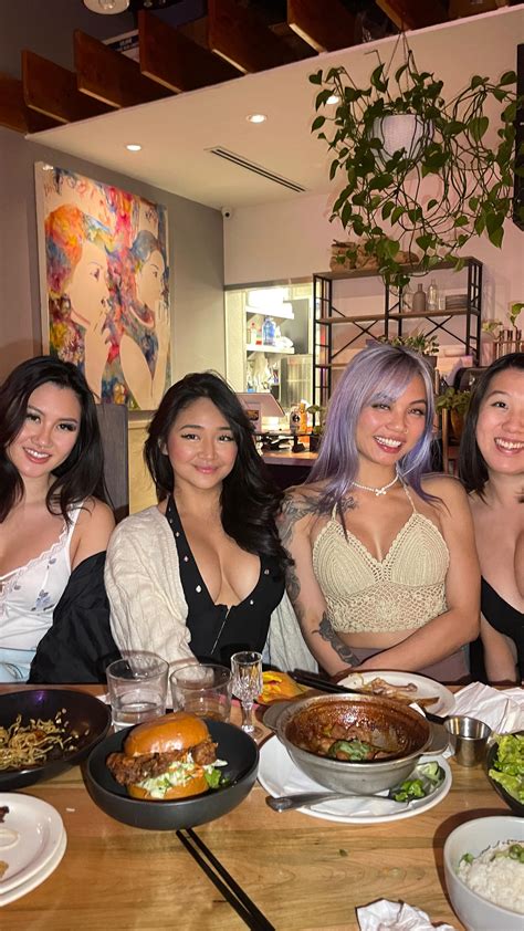 uwu tofu (@uwuimatofu) • Instagram photos and videos