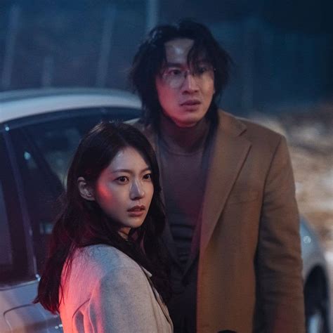 Netflix viewers praise 'twisted' 6-part spy thriller Unfamiliar now ...