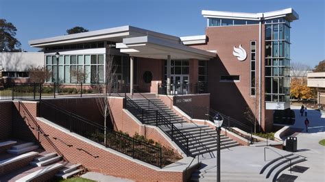 East Commons Dining Hall - DLR Group | Collins Cooper Carusi Architects