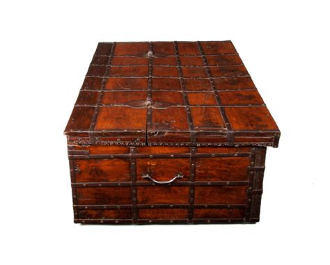 Decorative Large Antique Anglo-Indian Trunk, Coffee Table at 1stDibs ...