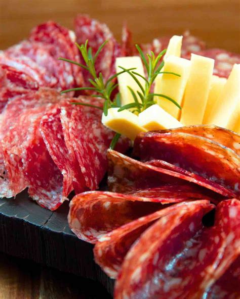 Salami vs. Pepperoni: Unraveling the Cured Meat Conundrum – One Stop Halal