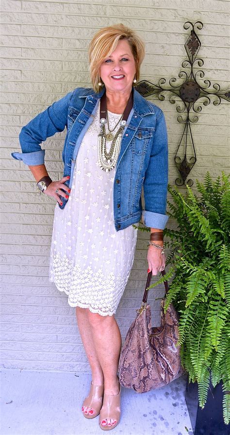 Too much necklace but otherwise I love this | Lace fashion, Over 50 ...