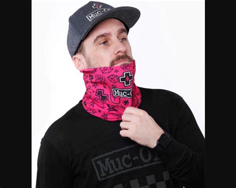 Muc Off Neck Gaiter (Pink)– Moto Central