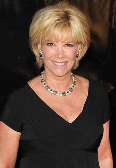 Joan Lunden Hairstyle by Former Gma Anchor Joan Lunden Reveals She Has Breast Joan Lunden Hairstyle