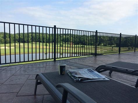 DoubleTree by Hilton Front Royal Blue Ridge Shadows Pool Pictures ...