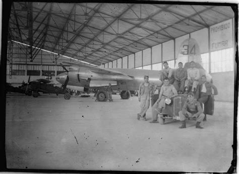 B-26 Marauder francés en un hangar Español - Sandglass Patrol