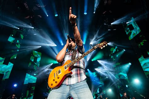 Luke Bryan at PNC Bank Arts Center - nj.com