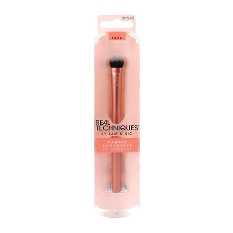 Real Techniques Concealer Brush - Melissa Erial