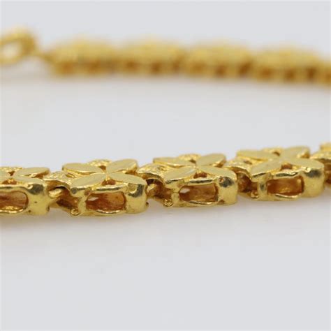 22kt Gold Chevron Style Link Bracelet-Evaluated By Our Certified Gemologist-AGS/GIA | Property Room