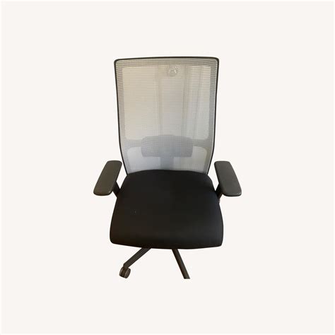 HON Ignition 2.0 Ergonomic Office Chair - AptDeco