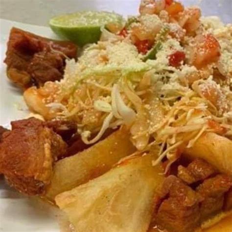 Yuca Frita Con Chicharron