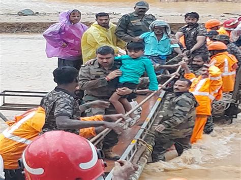 Kerala landslides: Death toll rises to 150, Navy teams arrive in ...