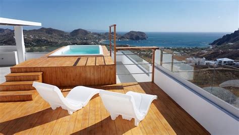 Penthouse in the Sky w/Private rooftop Pool - Condominiums for Rent in ...