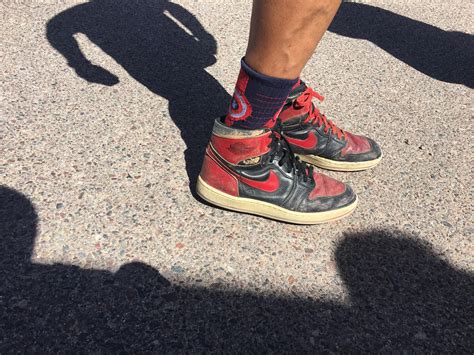 My friend's dad wearing his original Air Jordan 1 Breds from 1985 : r ...