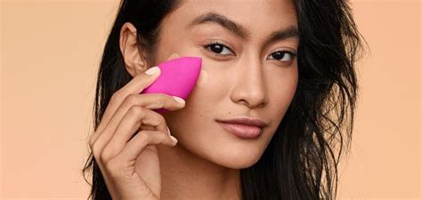 Top 5 Beauty Blenders For Blending Foundation Seamlessly - StarBiz.com
