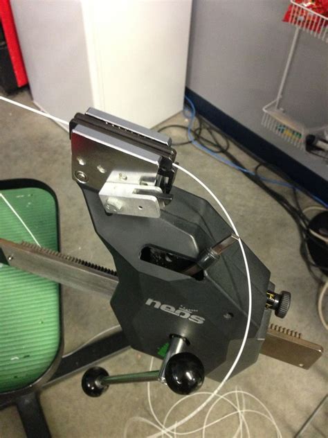 How to String Tennis Racket 的图像结果