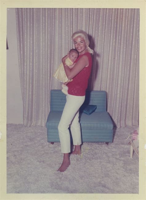 “My Mom Jayne” : impossible de rester insensible devant ce documentaire poignant | Vogue France