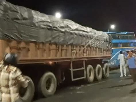 Sleeper Bus Crash Kotputli NH48; Iron Rods Injure Passengers