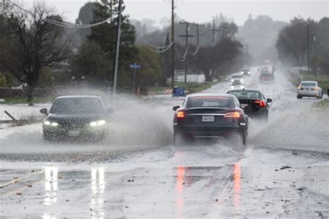 Bay Area storm will bring days of dangerous weather. Here’s a timeline of impacts Vector Art