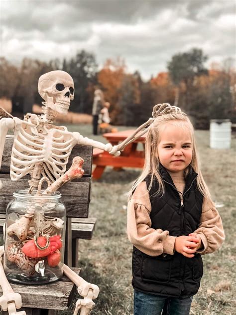 CORN MAZE DAYS WELCOME OCTOBER LIVE ACOUSTIC MUSIC WITH PAUL SUNDQUIST ...