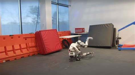 Robot Breakdancing 的图像结果