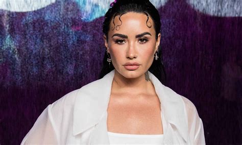 Demi Lovato's message to 'trans or non-binary people like me'