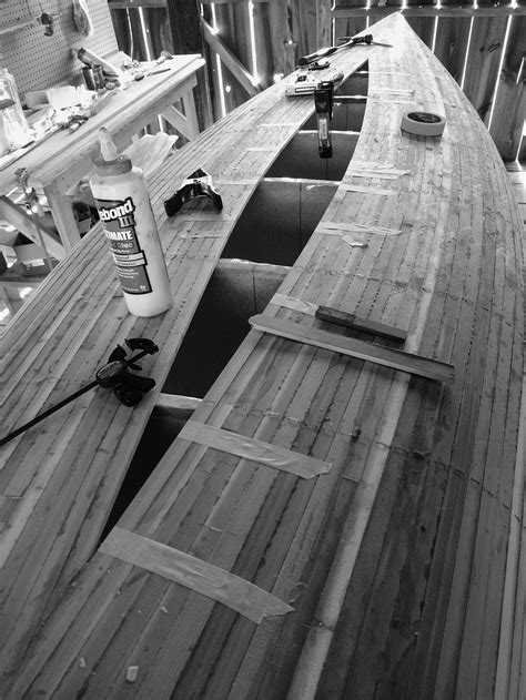 Primitive Canoe Build 的图像结果