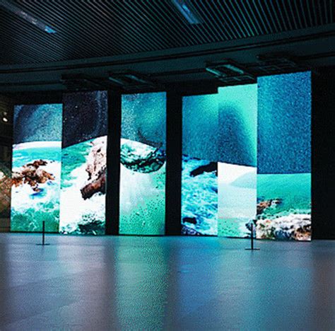 Moving Transparent LED Screen 的图像结果