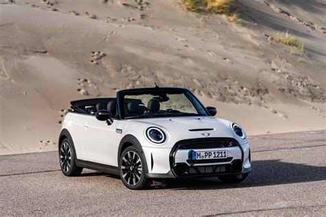MINI Cooper S Convertible Seaside Edition (12/2022).