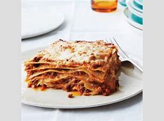 lasagna bolognese with bechamel sauce