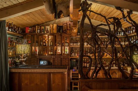 Malibu’s Saddle Peak Lodge Adds Cozy Double Barrel Drinking Room - Eater LA