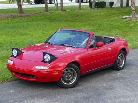 1990 Mazda Miata | Survivor Classic Cars Services