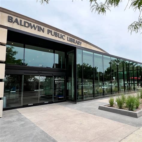 Easy & Safe: A Guide to Using Peer-to-Peet Payment Apps, 300 W Merrill ...