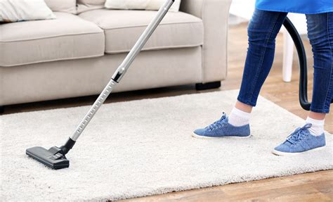 Por qué no deberías pasar la aspiradora antes de las 10 de la mañana