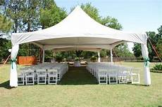 Outdoor Wedding Tent by How To Avoid Disasters At Your Outdoor Wedding Outdoor Wedding Tent